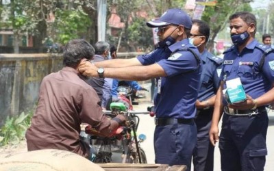 ডিমলায় করোনার দ্বিতীয় ঢেউ  মোকাবেলায় পুলিশের ব্যতিক্রমী উদ্যোগ। 