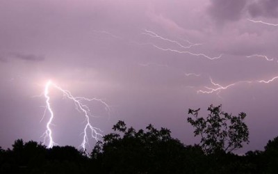 ভারতে বজ্রপাতে একদিনেই শতাধিক মৃত্যু