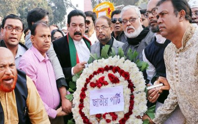 জি এম কাদের বলেছেন, রাজাকার কাদের মোল্লাকে  শহীদ বলাটা ঠিক হয়নি।