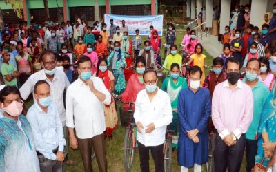 ৩০ ক্ষুদ্র নৃ-গোষ্ঠী শিক্ষার্থী পেলেন বাইসাইকেল