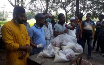 রাঙ্গুনিয়ায় তথ্যমন্ত্রীর পক্ষে ২০০ পরিবারের মাঝে পবিত্র রমজানের উপহার সামগ্রী বিতরন