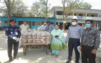 ডিমলা উপজেলা প্রশাসনের ত্রাণ তহবিলে সুবসতি’র নিত্য প্রয়োজনীয় খাদ্যদ্রব্য সহায়তা