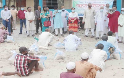 ডিমলা উপজেলা পরিষদের উদ্যোগে ত্রাণ বিতরণ