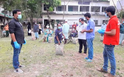 রামুতে প্রতিবন্ধীদের পাশে দাঁড়ালেন "মানবিক সৌর্হাদ্য "