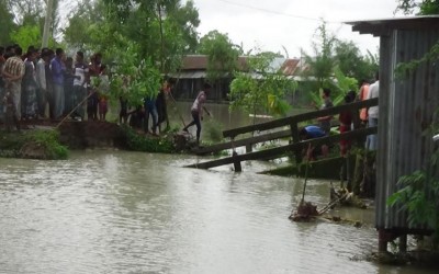 লক্ষ্মীপুরে মেঘনার অস্বাভাবিক জোয়ারে ব্রীজ  বিধ্বস্ত ও ব্যাপক ক্ষতি 