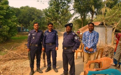 ঝিনাইদহে চেয়ারম্যানের তান্ডব ! আহত ৫, বোমা বিস্ফোরণ