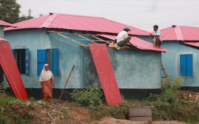 ফুলবাড়ীতে ঝড়বাতাসে ল-ভ- আশ্রয়ণ প্রকল্পের ঘরবাড়ি