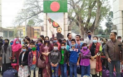 ভারতে পাচার হওয়া ৩৮ নারী-পুরুষ ও শিশুকে বেনাপোল চেকপোস্ট দিয়ে হস্তান্তর