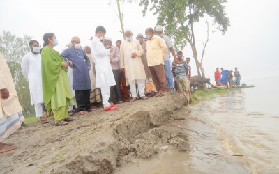 ডিমলায় তিস্তা পারের বানভাসীদের কথা ত্রাণ চাইনা বাঁধ চাই