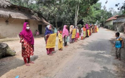 ধর্ষণসহ নারী ও শিশু নির্যাতনকারীদের শাস্তির দাবিতে ফুলবাড়ীতে মানববন্ধন