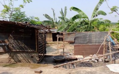 ঝিনাইদহে মেয়েকে উত্যক্ত করার প্রতিবাদ করায় গ্রাম  ছাড়া পরিবার