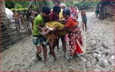 ঝিনাইদহে ৪ কিলোমিটার রাস্তা পাকা না  করনের কারনে বিয়ে হয়না যে গ্রামের মেয়েদের