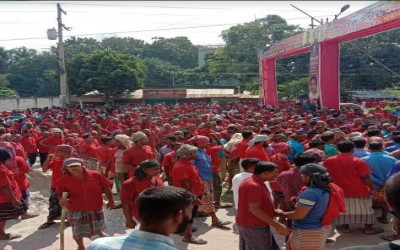 বেনাপোল বন্দরে সন্ত্রাসী হামলায় ৪ বন্দর শ্রমিক আহত।।পন্য লোড আনলোড বন্ধ