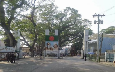 সকাল থেকে বেনাপোল-পেট্রপোল স্থল বন্দরে আমদানি-রপ্তানি সচাল